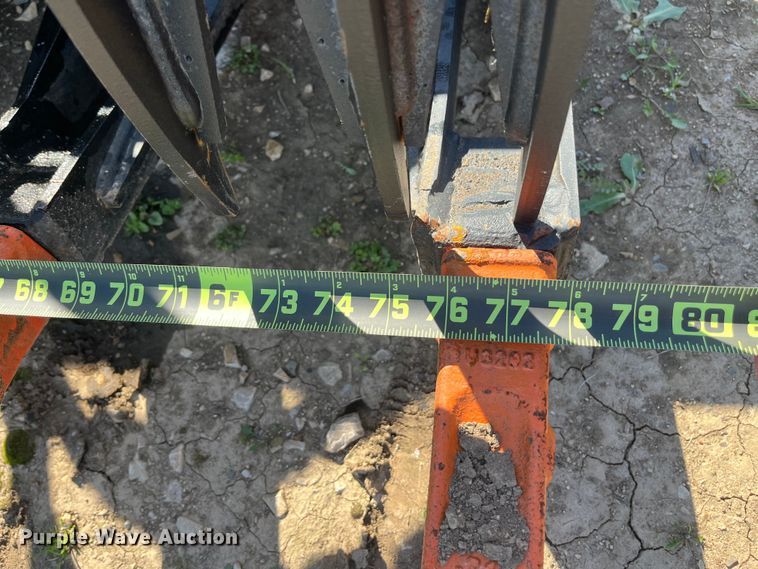 image for item JS9994 Skid steer grapple bucket