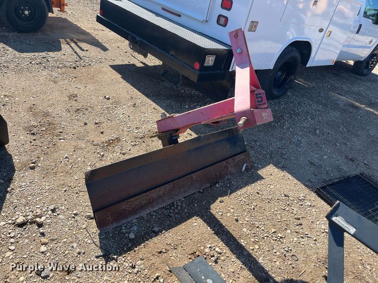 image for item JT9005 Mahindra  5' W blade