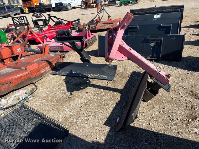 image for item JT9005 Mahindra  5' W blade