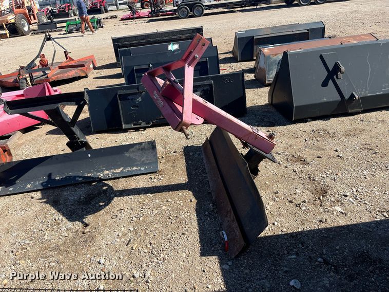 image for item JT9005 Mahindra  5' W blade