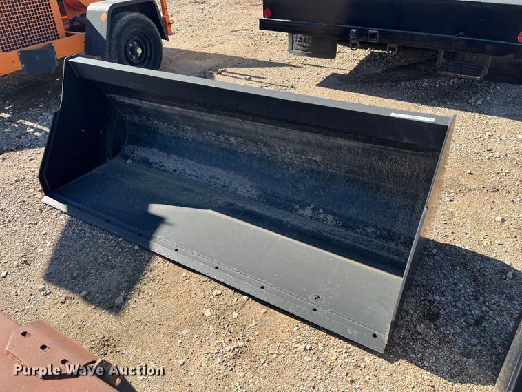 image for item JT9006 7' W bucket