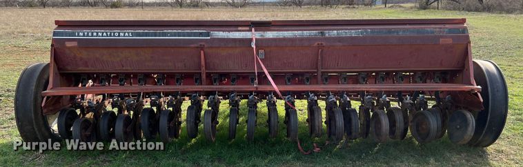 image for item KV9799 International 5100 grain drill