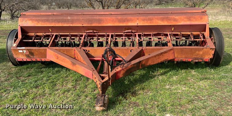 image for item KV9799 International 5100 grain drill