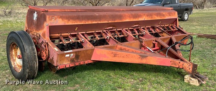 image for item KV9799 International 5100 grain drill