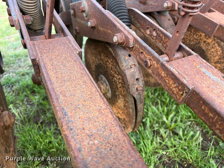 image for item KV9799 International 5100 grain drill