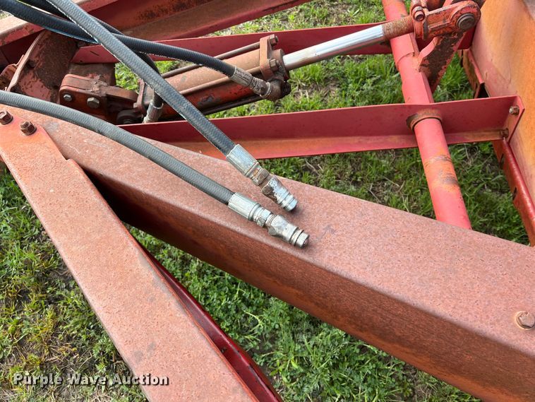 image for item KV9799 International 5100 grain drill