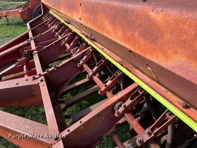 image for item KV9799 International 5100 grain drill