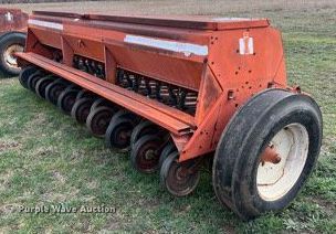 image for item KV9800 International 5100 grain drill