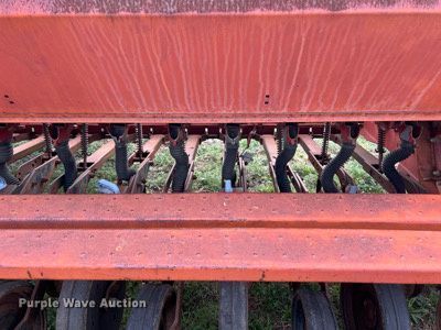 image for item KV9800 International 5100 grain drill