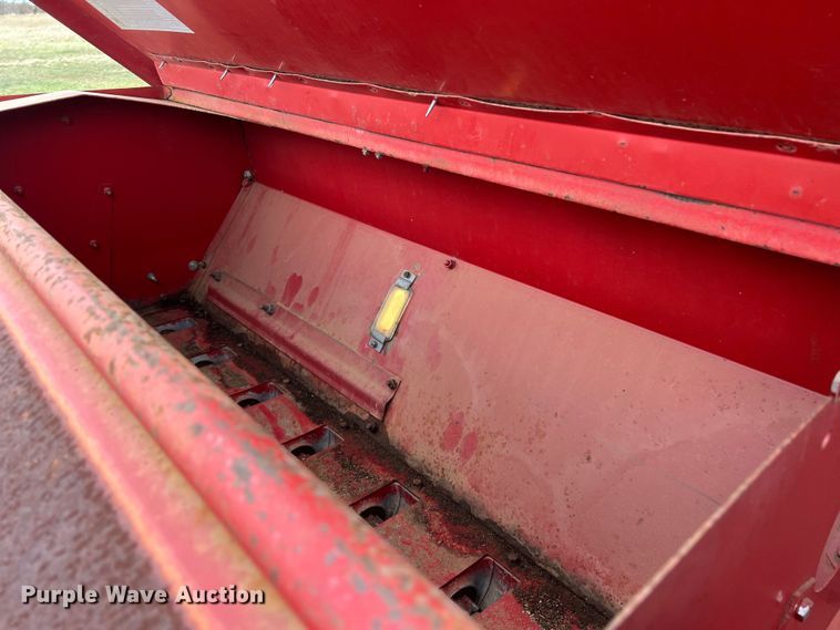 image for item KV9800 International 5100 grain drill