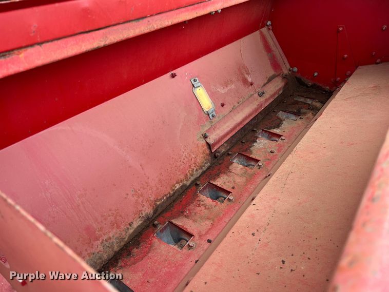 image for item KV9800 International 5100 grain drill