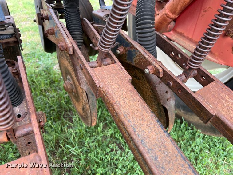 image for item KV9800 International 5100 grain drill