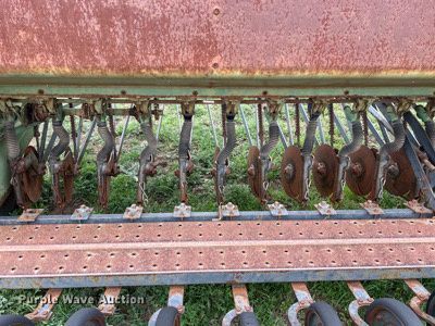 image for item KV9801 John Deere 8300 grain drill