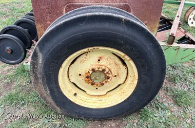 image for item KV9801 John Deere 8300 grain drill