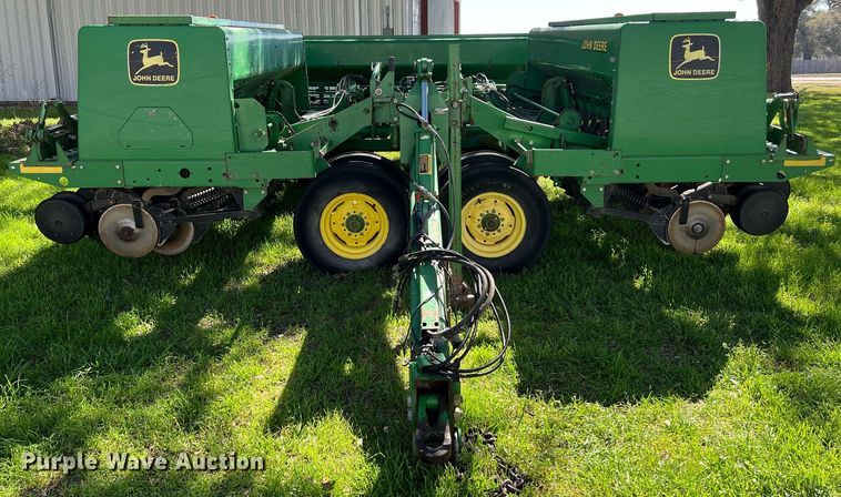 image for item KV9818 John Deere 455 grain drill