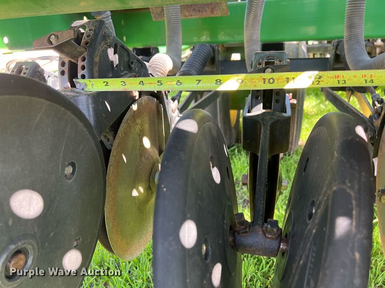 image for item KV9818 John Deere 455 grain drill