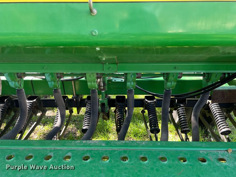 image for item KV9818 John Deere 455 grain drill