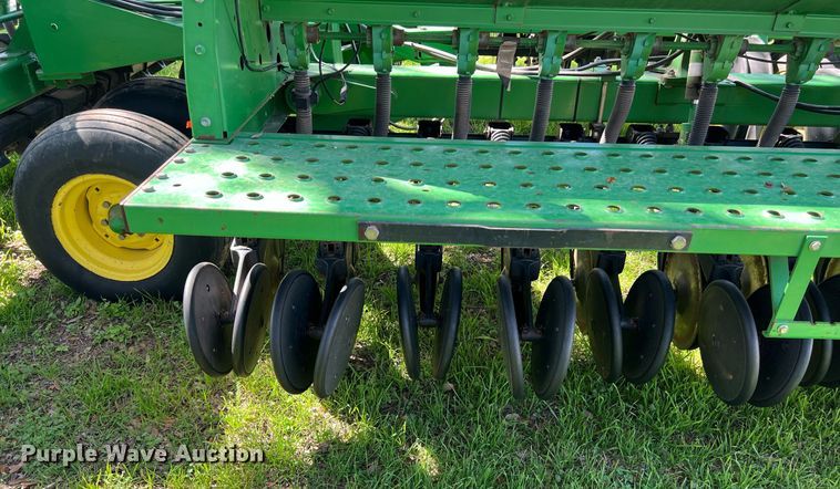 image for item KV9818 John Deere 455 grain drill
