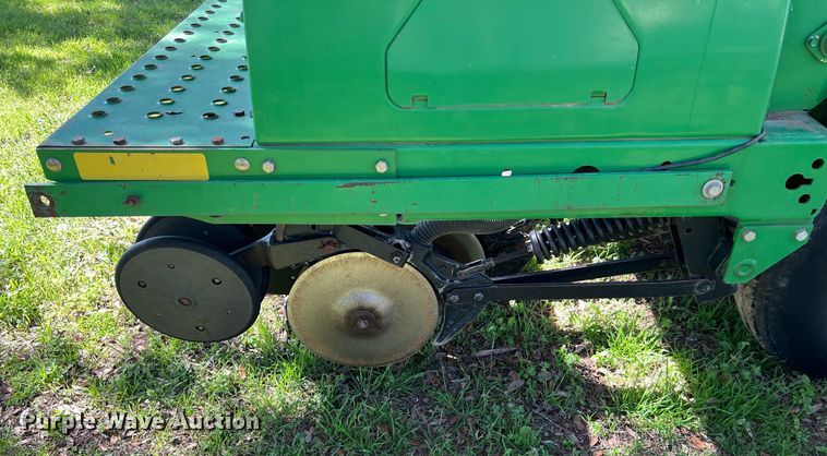 image for item KV9818 John Deere 455 grain drill