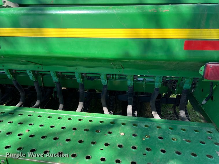 image for item KV9818 John Deere 455 grain drill