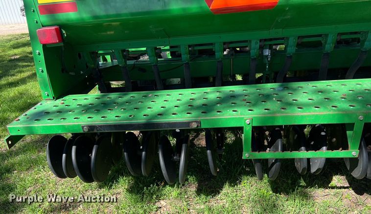 image for item KV9818 John Deere 455 grain drill