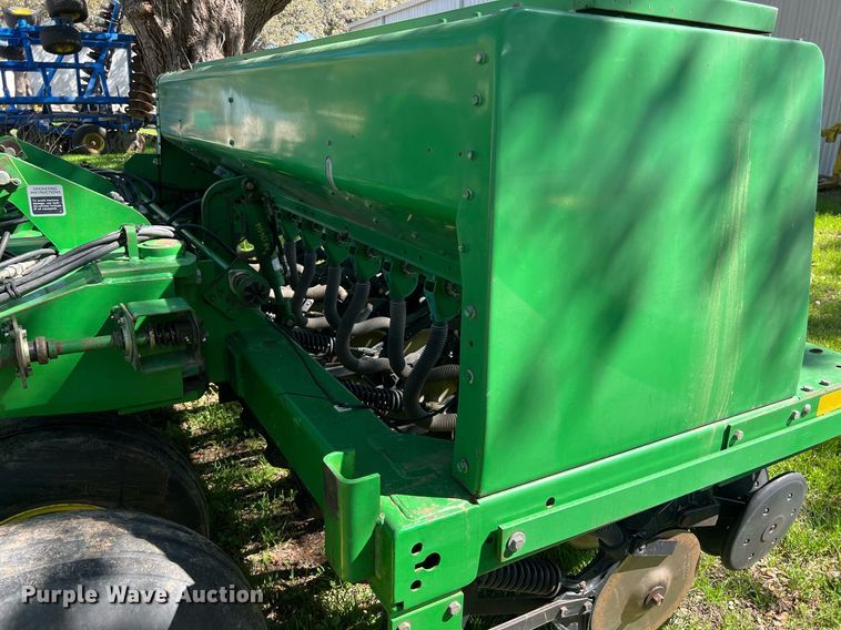 image for item KV9818 John Deere 455 grain drill