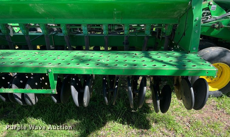 image for item KV9818 John Deere 455 grain drill