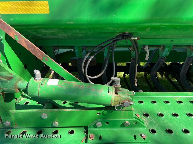 image for item KV9818 John Deere 455 grain drill