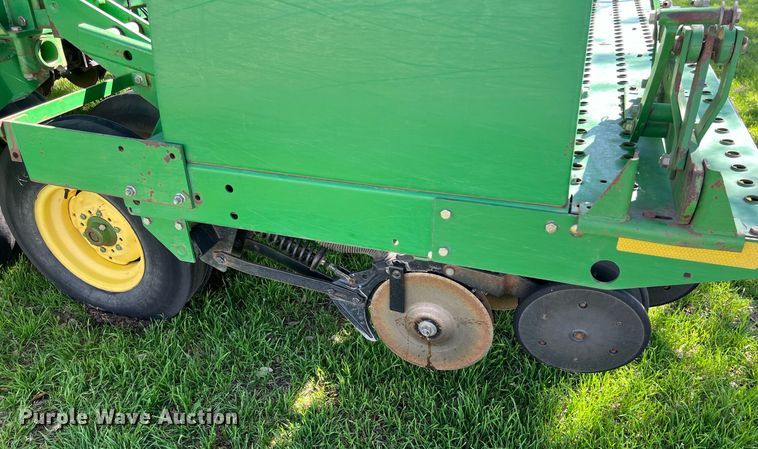 image for item KV9818 John Deere 455 grain drill