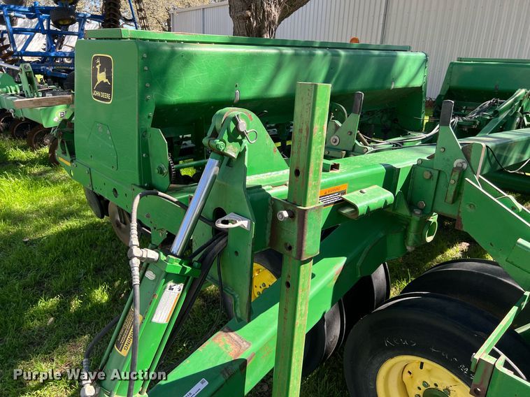 image for item KV9818 John Deere 455 grain drill