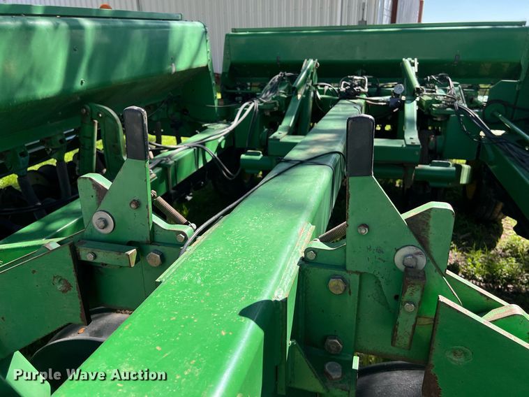 image for item KV9818 John Deere 455 grain drill