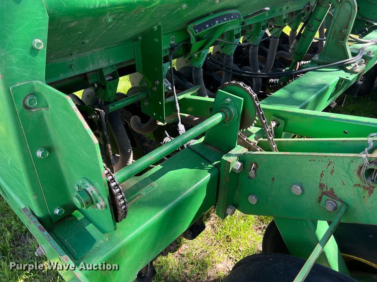 image for item KV9818 John Deere 455 grain drill
