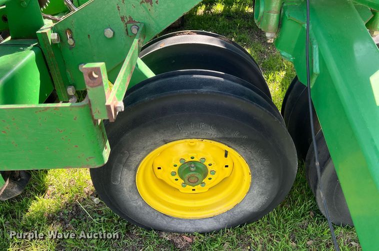 image for item KV9818 John Deere 455 grain drill
