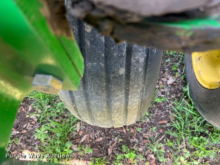 image for item KV9818 John Deere 455 grain drill