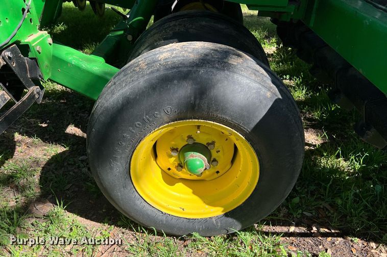 image for item KV9818 John Deere 455 grain drill