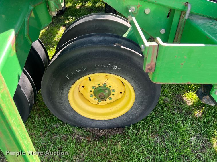 image for item KV9818 John Deere 455 grain drill