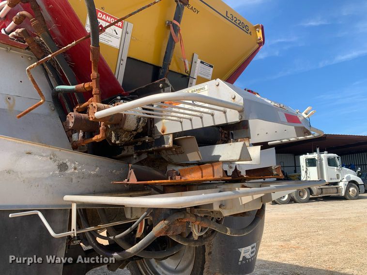 image for item KX9838 2012 RBR   Vector 300 applicator