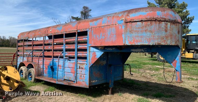 image for item KX9849 1983 WW Trailer livestock trailer