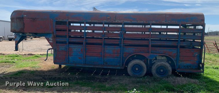 image for item KX9849 1983 WW Trailer livestock trailer