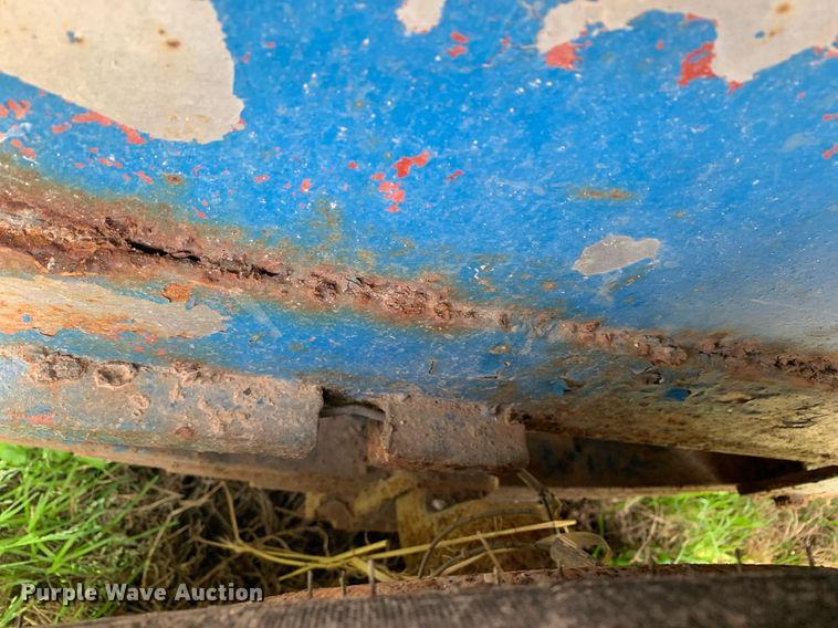 image for item KX9849 1983 WW Trailer livestock trailer