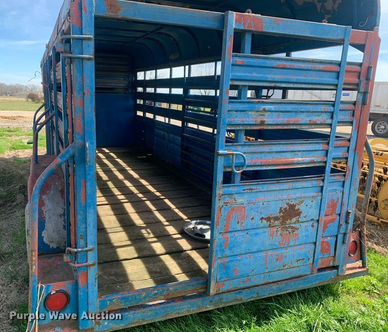 image for item KX9849 1983 WW Trailer livestock trailer