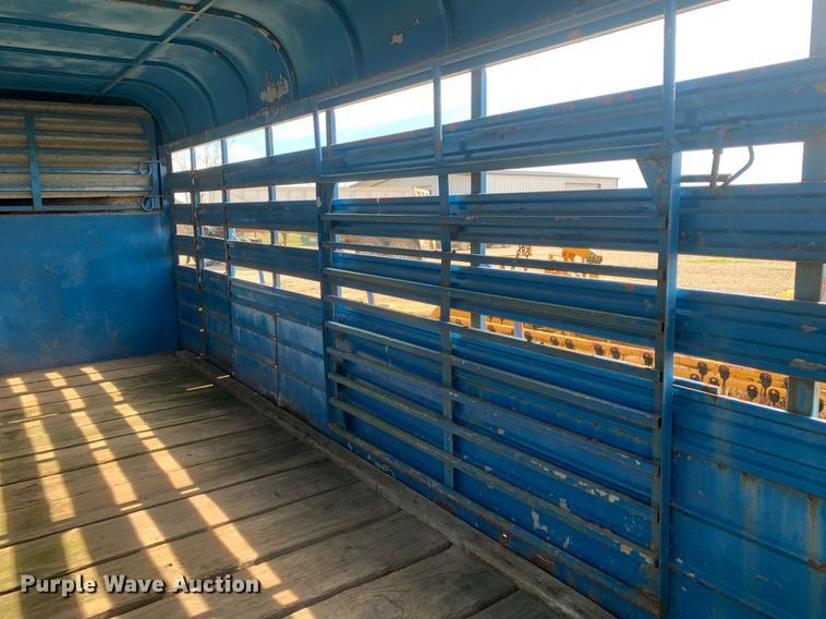 image for item KX9849 1983 WW Trailer livestock trailer