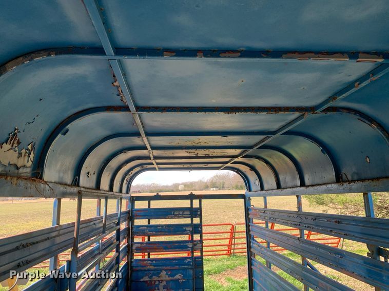 image for item KX9849 1983 WW Trailer livestock trailer
