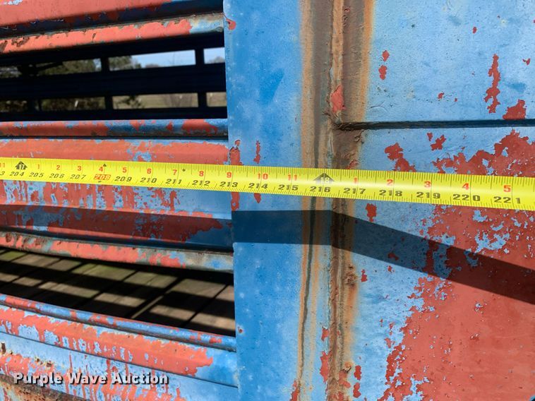 image for item KX9849 1983 WW Trailer livestock trailer