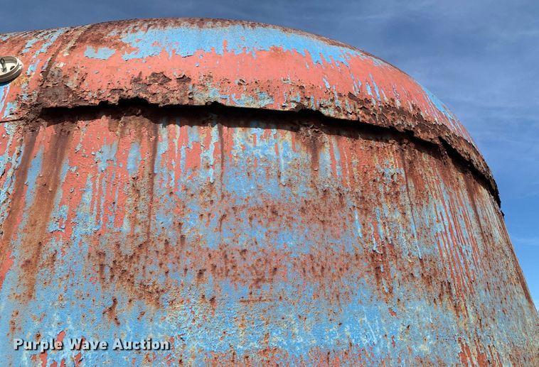 image for item KX9849 1983 WW Trailer livestock trailer