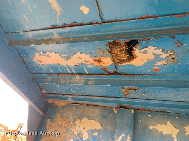 image for item KX9849 1983 WW Trailer livestock trailer