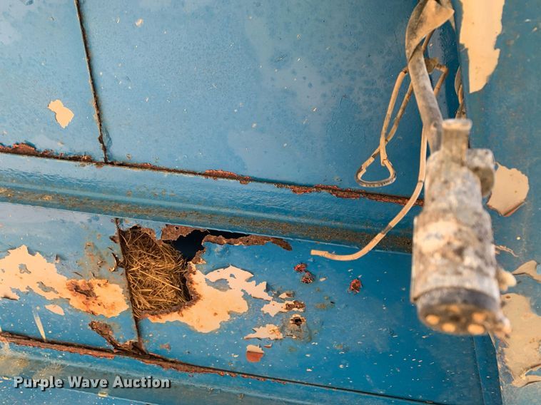 image for item KX9849 1983 WW Trailer livestock trailer