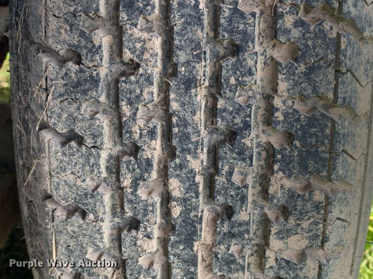 image for item KX9849 1983 WW Trailer livestock trailer