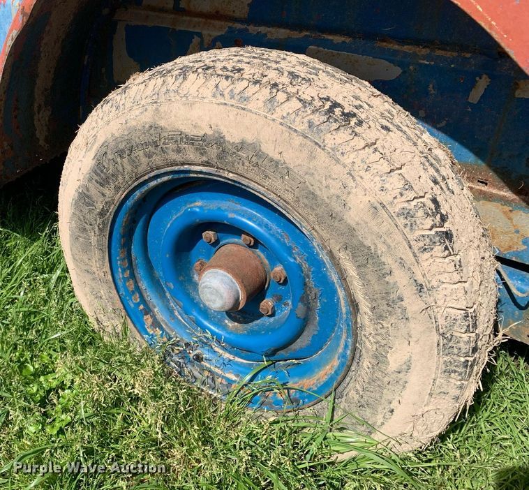 image for item KX9849 1983 WW Trailer livestock trailer