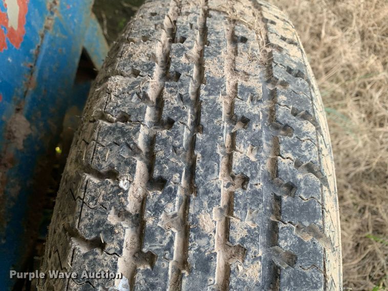 image for item KX9849 1983 WW Trailer livestock trailer